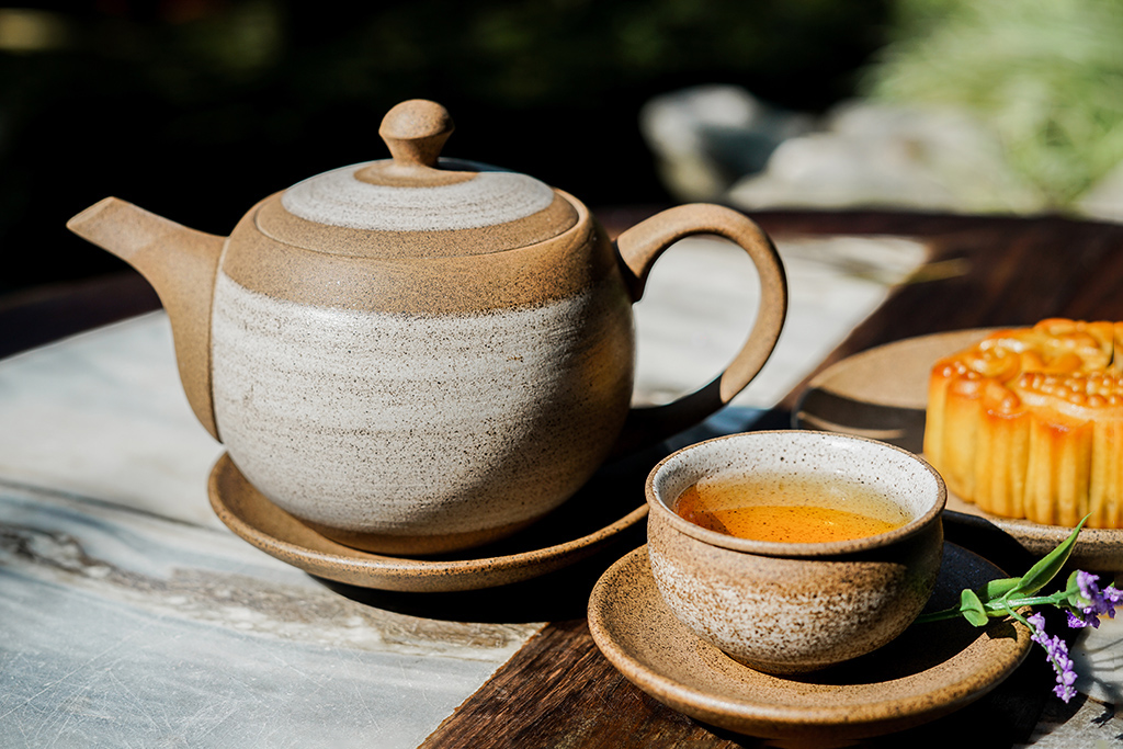 Bộ ấm chén trà Bát Tràng Hồng Sa